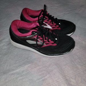 Brooks Addiction 13 Black and Pink SZ. 11